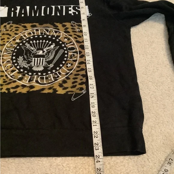 Ramones Punk Rock Band Sweatshirt Animal Print Graphic Pullover Bravado Size SM - Picture 9 of 13